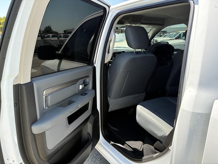 2019-dodge-1500-image-13