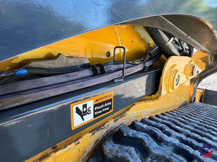 2020-deere-331g-image-28