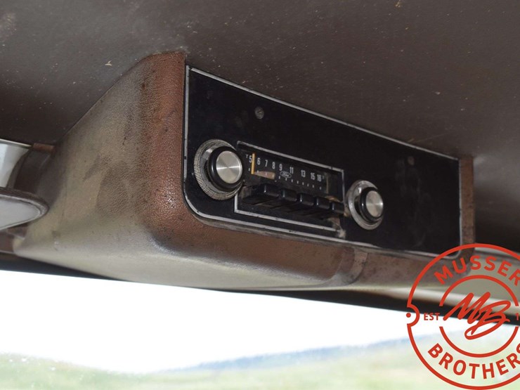 1980-ford-800-image-35