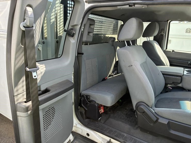 2011-ford-f550-image-10