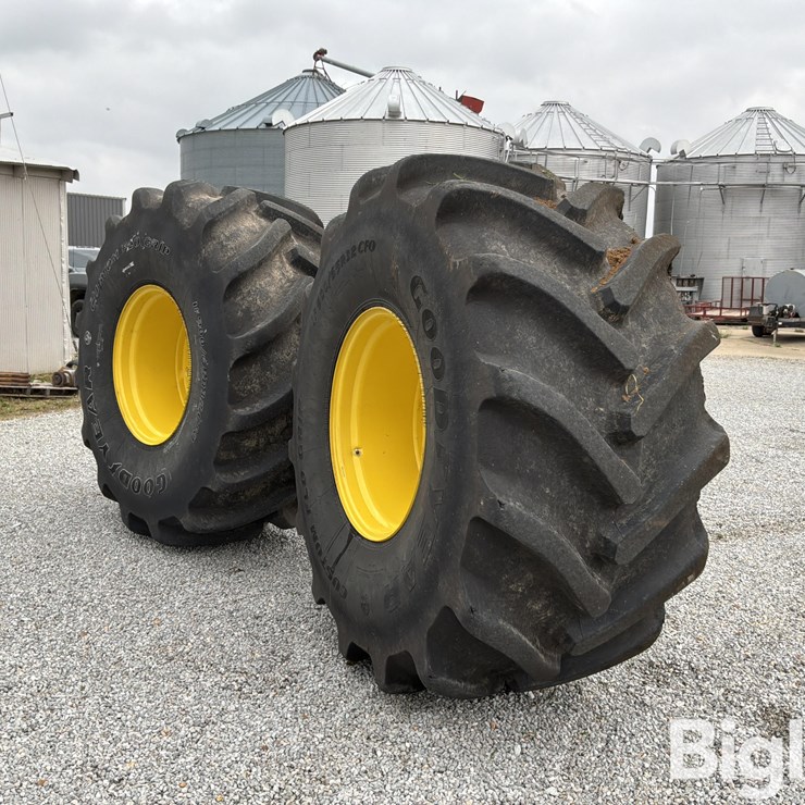 JOHN DEERE R