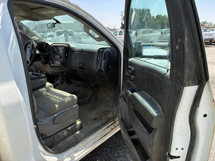 2015-chevrolet-3500hd-image-10