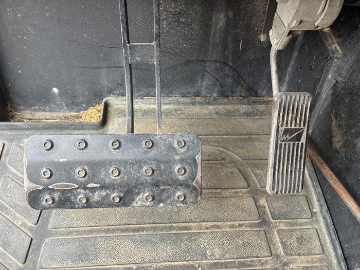 2015-caterpillar-th255c-image-28
