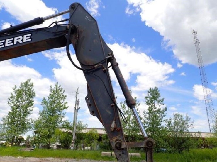 2009-deere-270d-lc-image-32