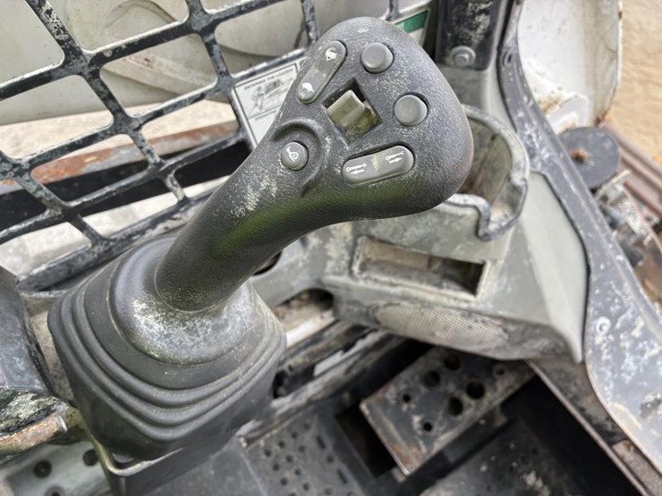 2020-bobcat-t590-image-21