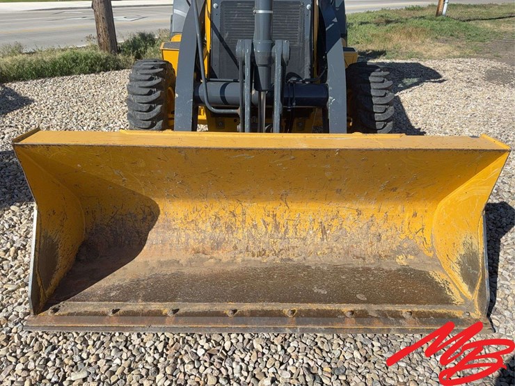 2023-deere-310sl-image-9