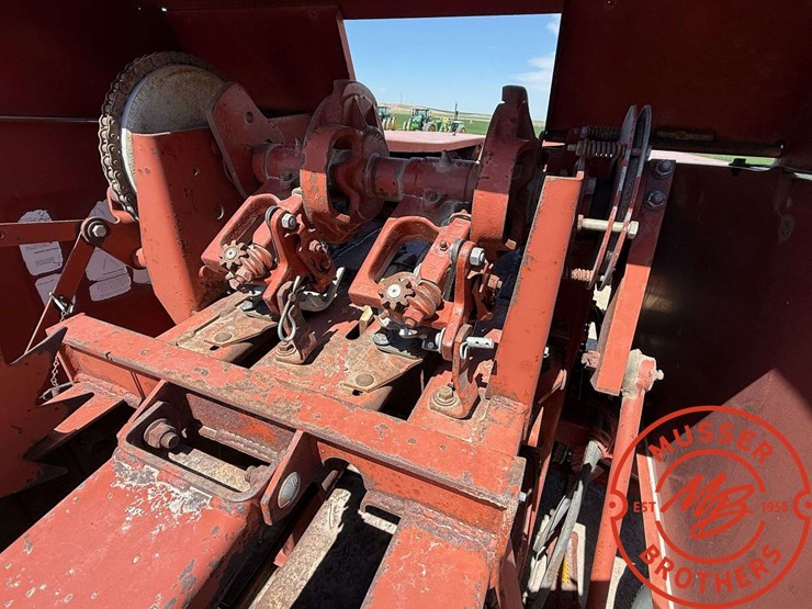hesston-4655-image-9