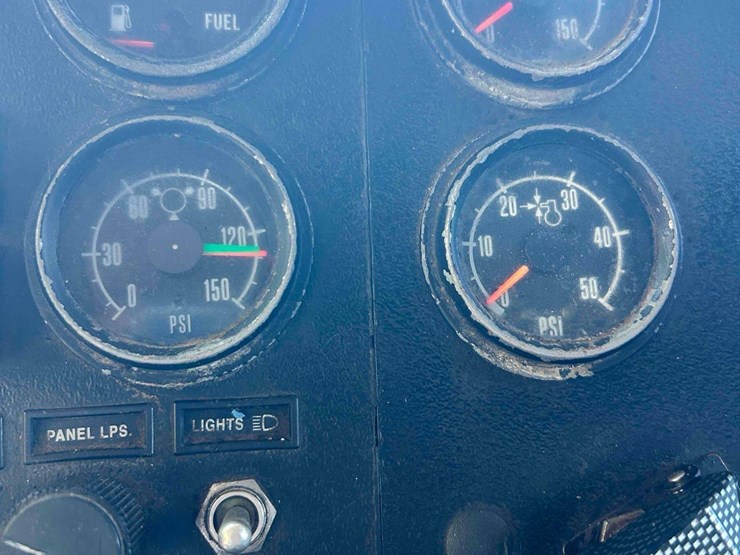 2001-mack-rd688s-image-45