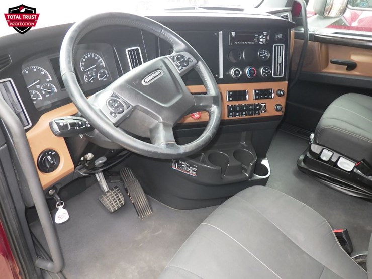2021-freightliner-cascadia-126-image-21