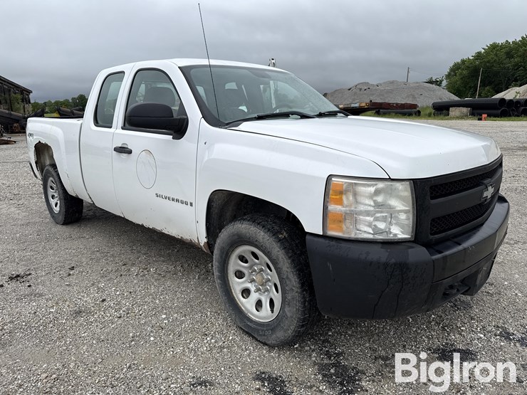 2008-chevrolet-1500-image-3