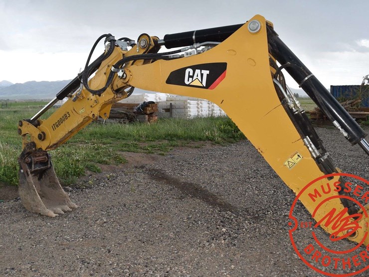 2016-caterpillar-420f2-it-image-42