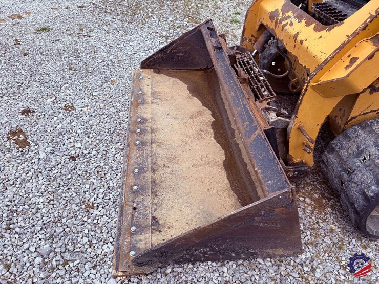2020-caterpillar-259d3-image-11