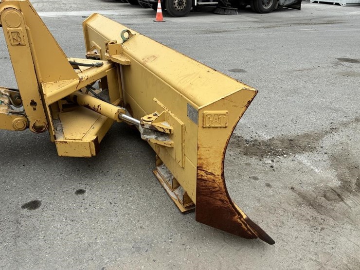 2004-caterpillar-143h-vhp-image-10