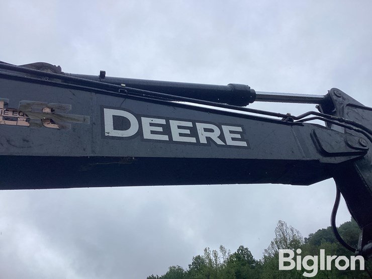 2016-deere-130g-image-12