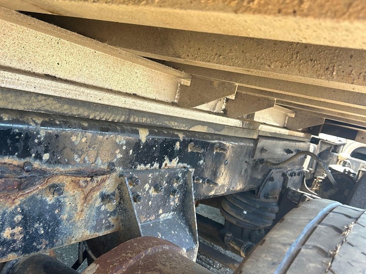 2001-mack-rd688s-image-29