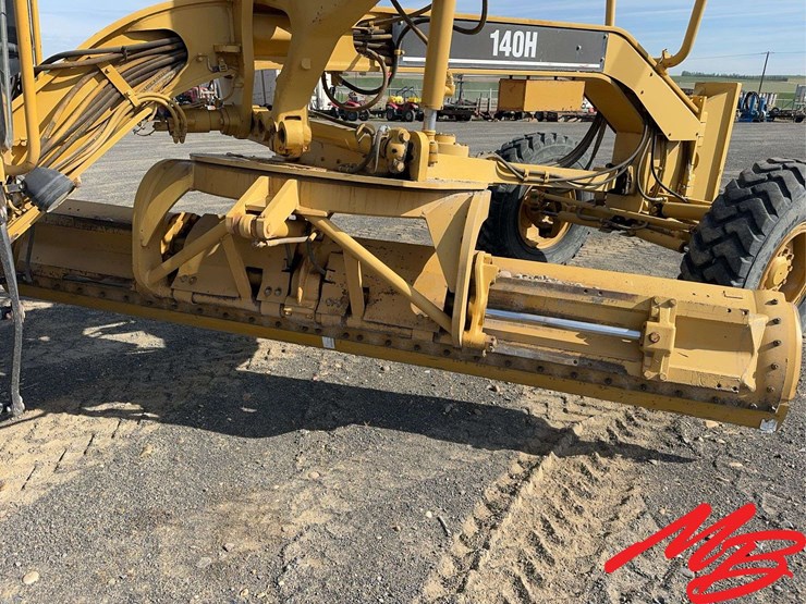 caterpillar-140h-image-26