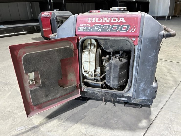 honda-eu3000is-image-9