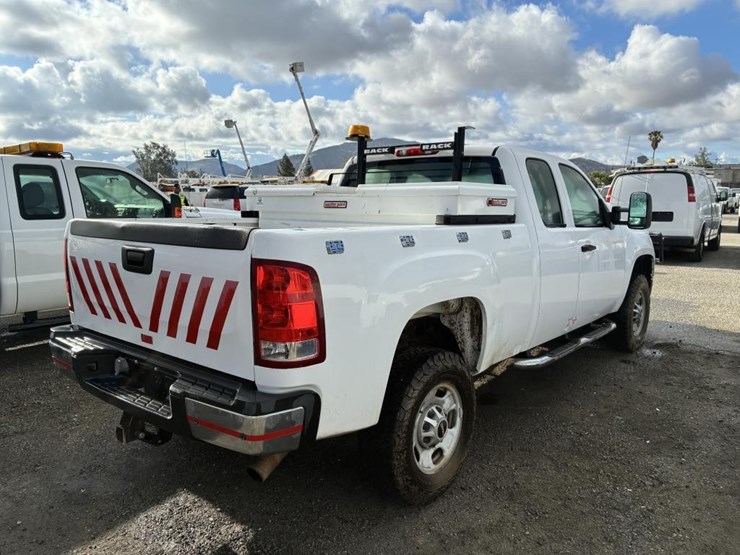 2012-gmc-2500hd-image-3