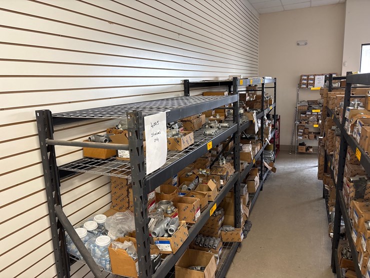 #4005-•-three-shelving-sections-image-6