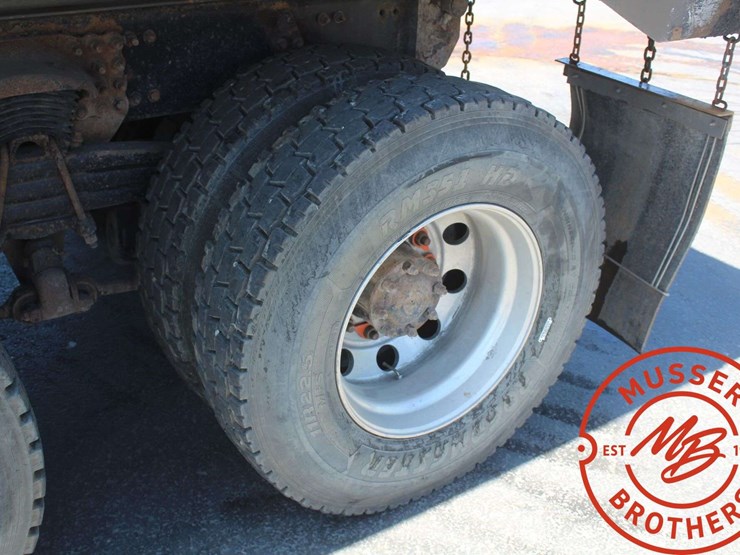 2006-sterling-l9500-image-29