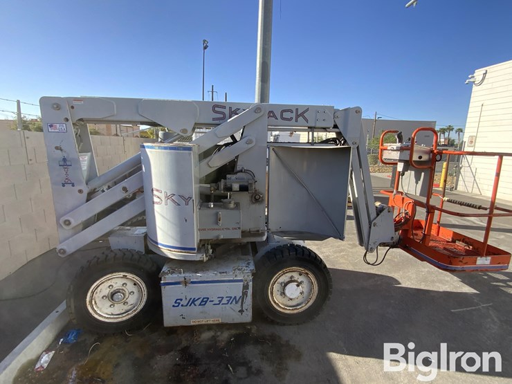 1995-skyjack-sjk8-33n-2wd-articulated-boom-lift-image-9