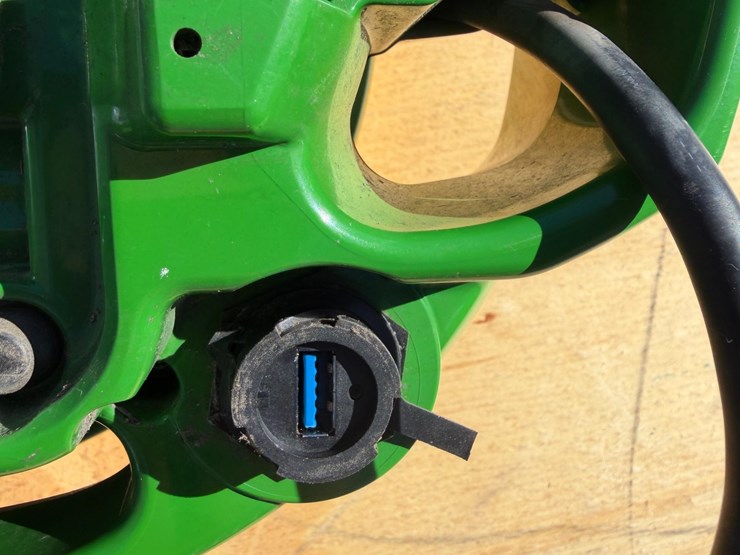 john-deere-7000-image-9