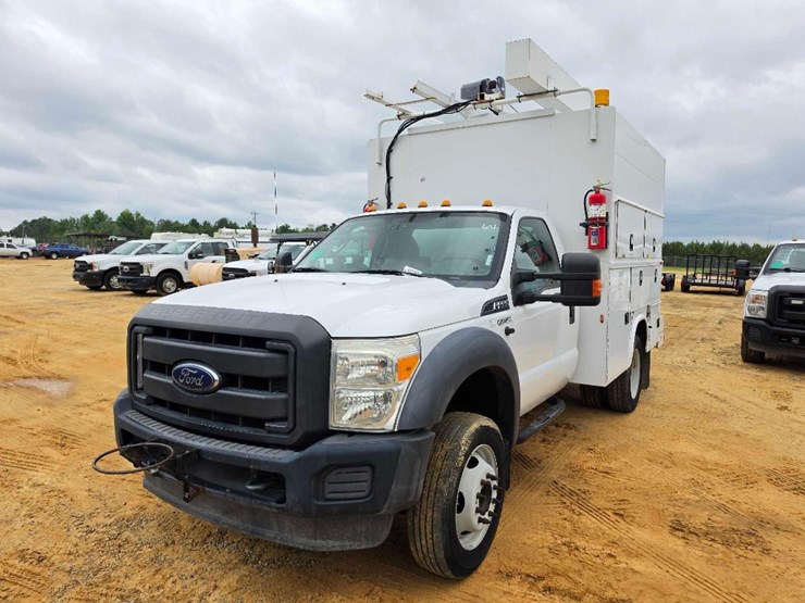 2016-ford-f550-image-1