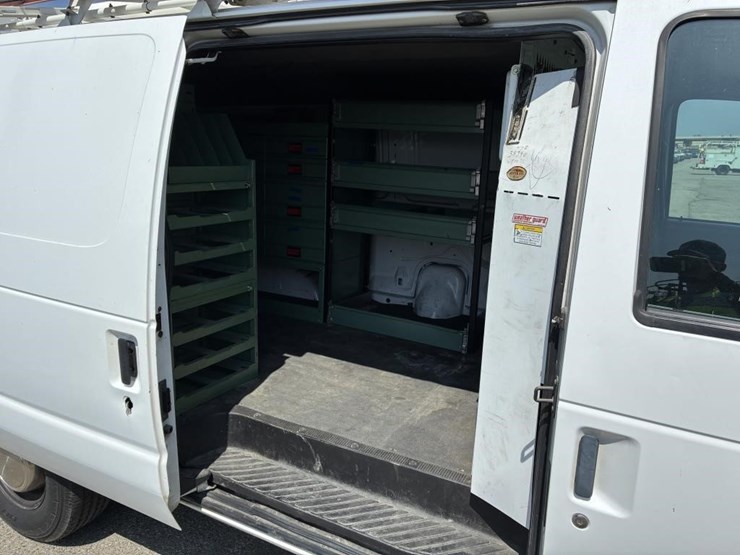 2002-ford-e350-sd-image-12