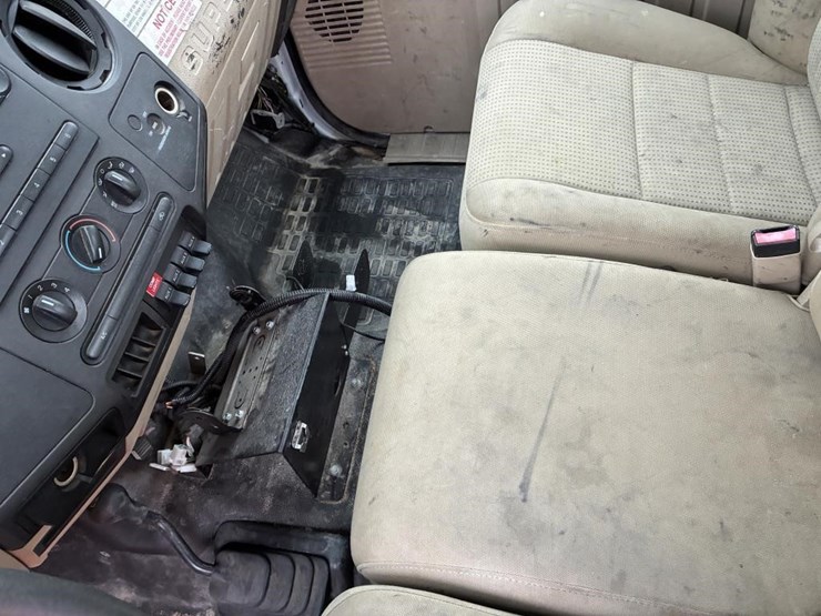 2010-ford-f450-sd-image-17