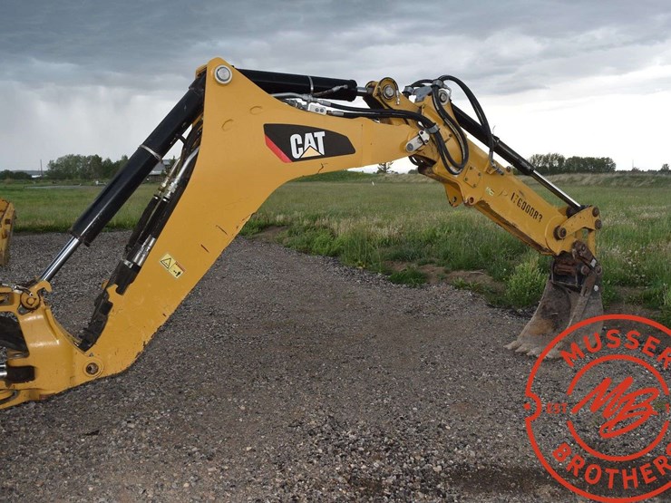 2016-caterpillar-420f2-it-image-41