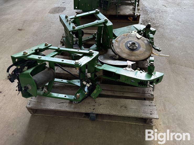 john-deere-planter-row-unit-assemblies-image-4