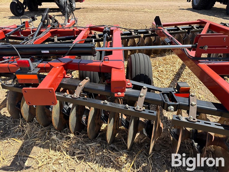 2014-case-ih-370-image-19