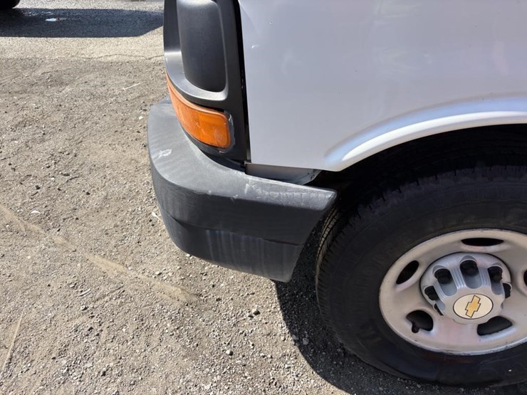 2004-chevrolet-express-2500-image-5