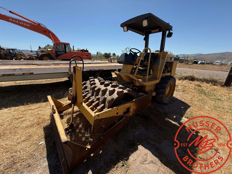 caterpillar-cp-323c-image-2