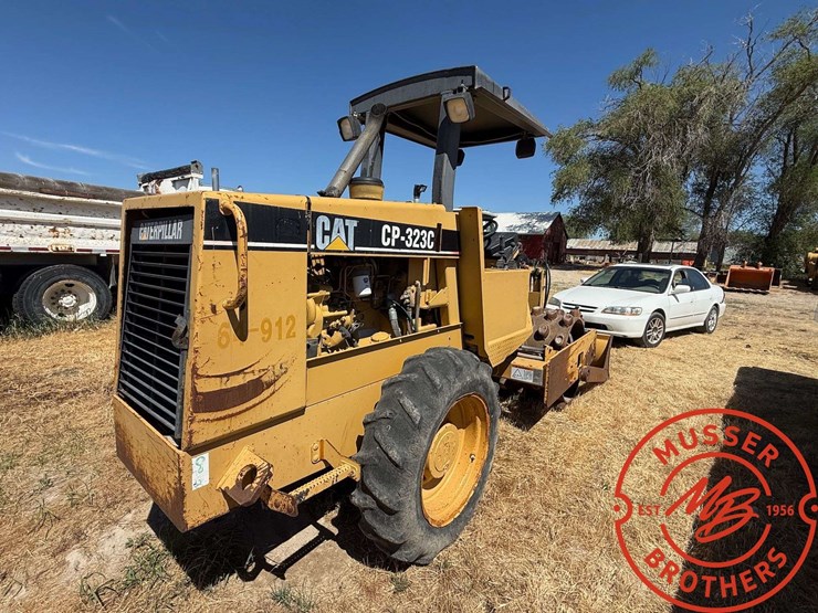 caterpillar-cp-323c-image-3