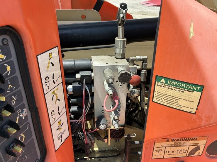 2011-jlg-e400ajpn-image-28