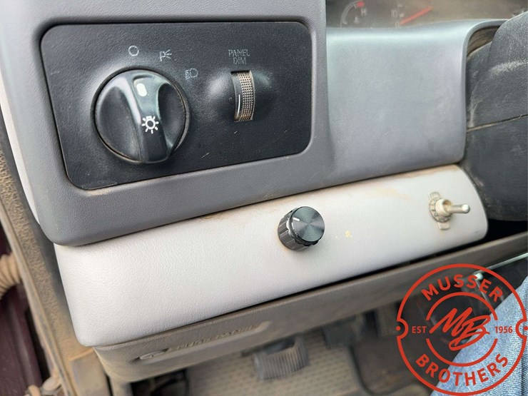 1999-ford-f450-image-32