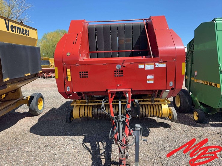 new-holland-br7090-image-2