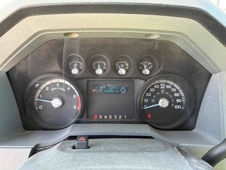 2011-ford-f550-image-17