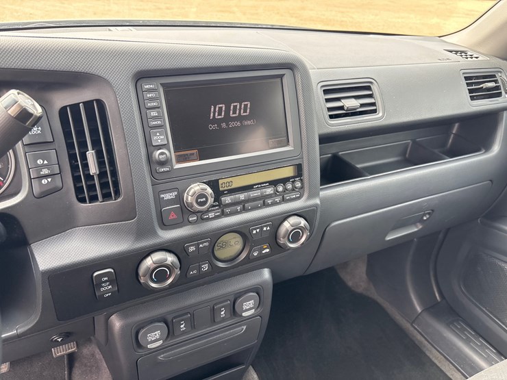 2012-honda-ridgeline-image-8