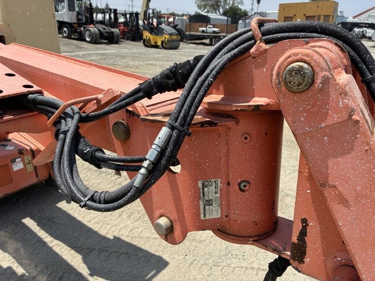2011-jlg-e400ajpn-image-19