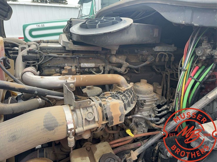 2012-freightliner-cascadia-125-image-27