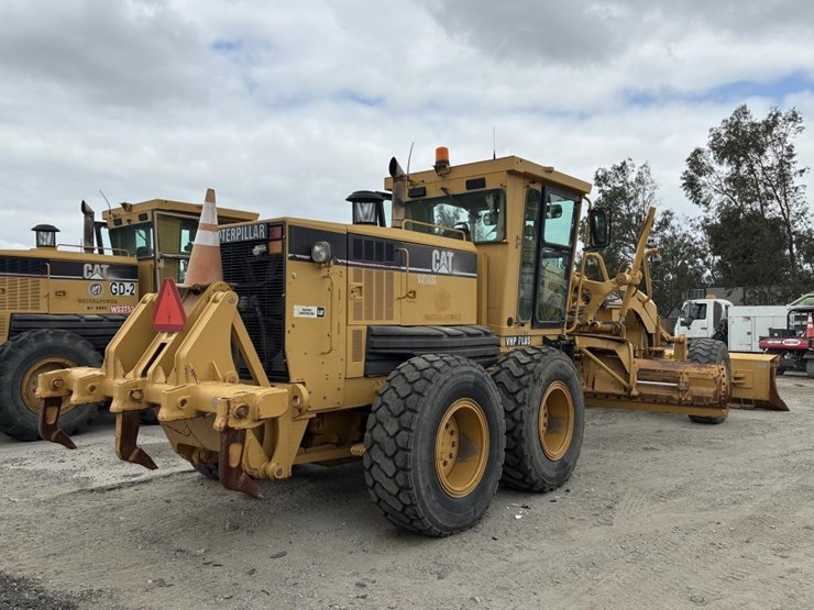 2004-caterpillar-143h-vhp-image-3