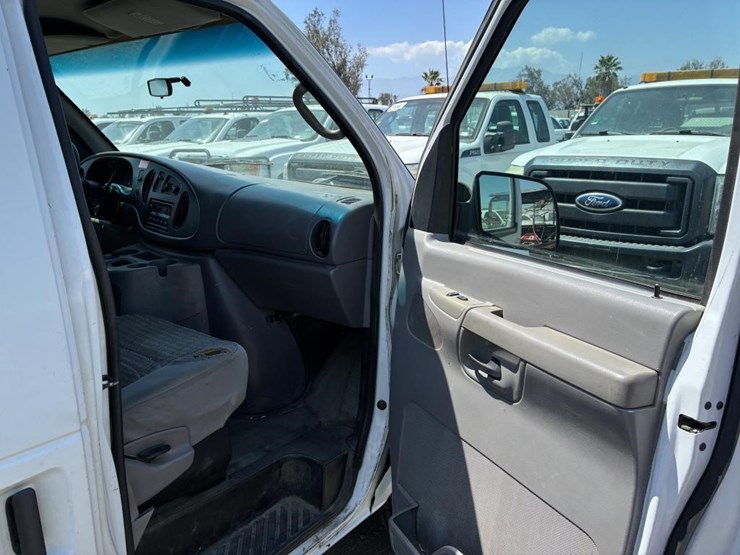 2002-ford-e350-sd-image-12