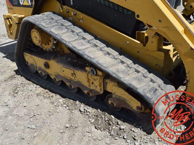 2016-caterpillar-d2-image-22