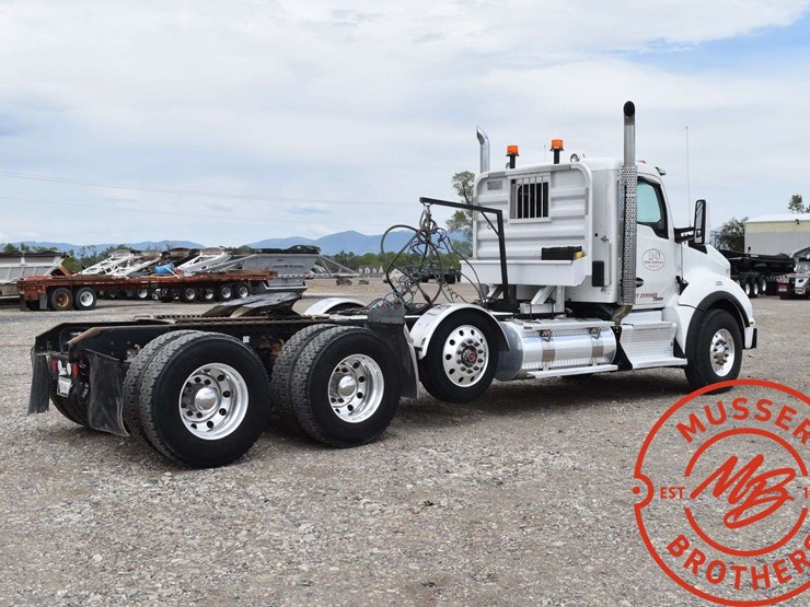 2016-kenworth-t880-image-10