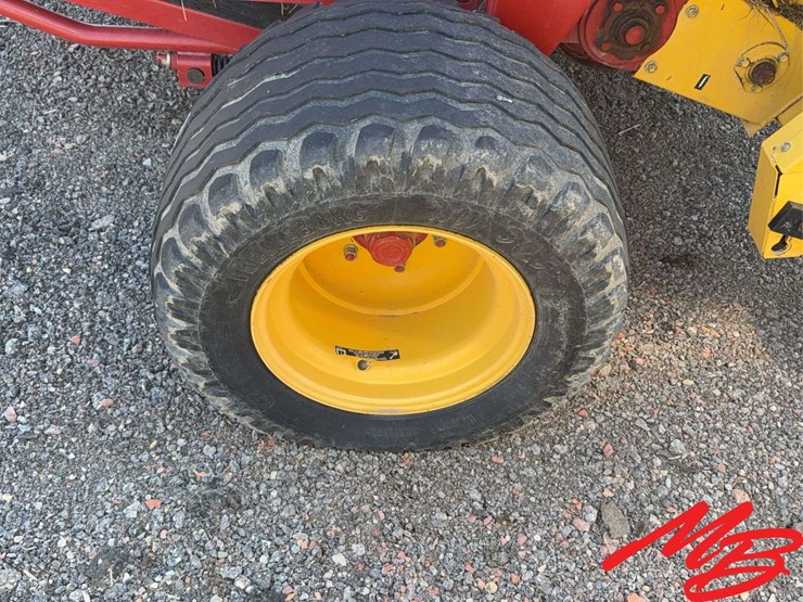 new-holland-br7090-image-27