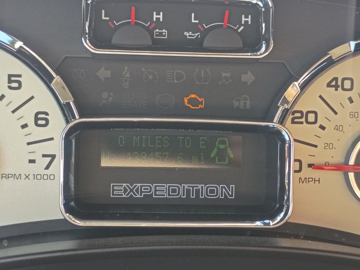 2010-ford-expedition-image-55