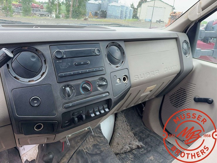 2008-ford-f550-image-24