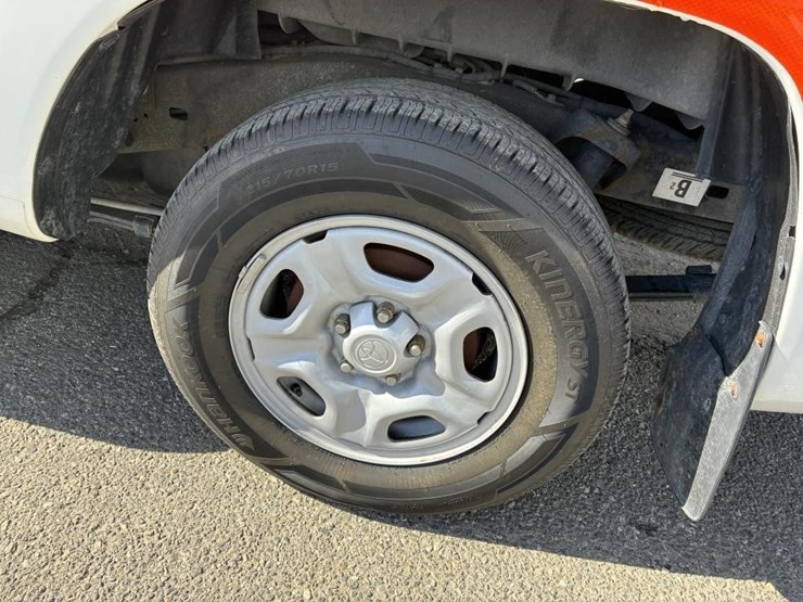 2013-toyota-tacoma-image-6